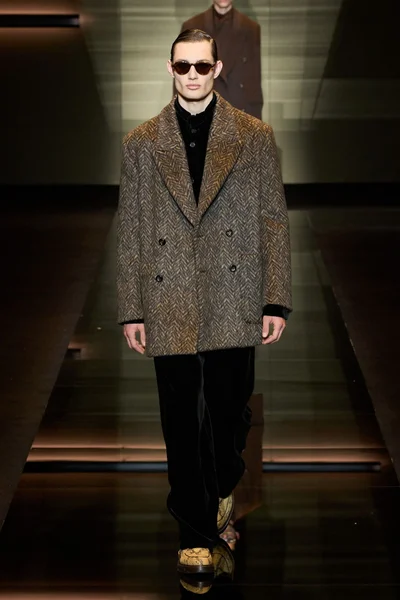 Look 43